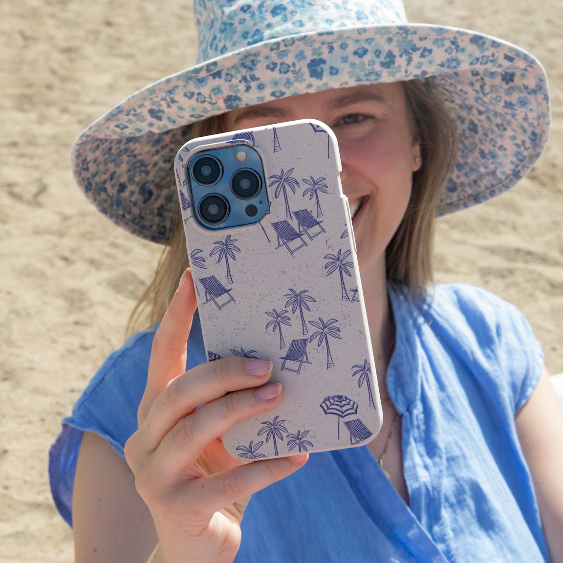 London Fog Coastal Lounging iPhone 15 Plus Case - image 2